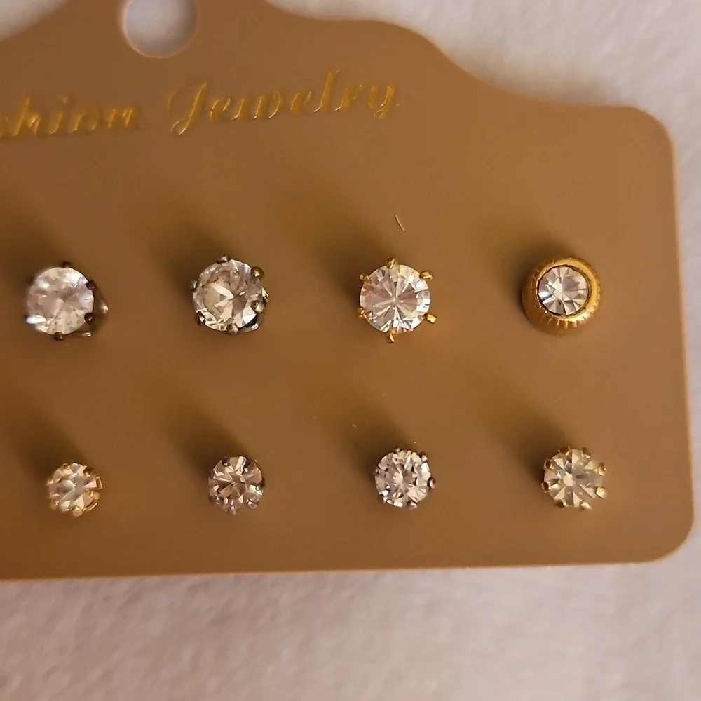 3/$30 Vintage Twelve Single Crystal Post Stud Earrings